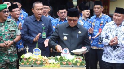 Pj. Bupati Nukman Pimpin Upacara Peringatan Hari Kopri, Kesehatan Nasional, PGRI dan Hari Cinta Puspa