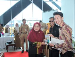 Istri Pj. Gubernur Lampung Luncurkan Buku “Terjebak di Puncak”, Kisah Inspiratif di Balik Layar Kepemimpinan