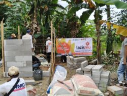 Lazismu Tubaba Bangun MCK untuk Nenek 90 Tahun di Tiyuh Panaragan