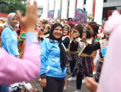 Wali Kota Eva Dwiana Resmikan Lomba Senam Kreasi Tabola Bale, Semarakkan Peringatan Hari Sumpah Pemuda