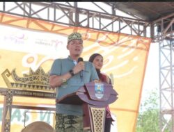 Bupati Pesisir Barat Resmi Buka Festival Teluk Stabas VI, Angkat Tema Menuju Destinasi Berkelas Dunia